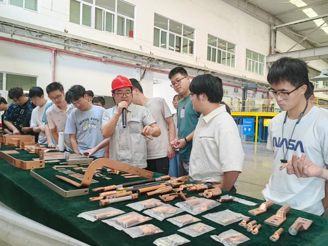 山東大學(xué)師生一行到孚信達參觀學(xué)習(xí)